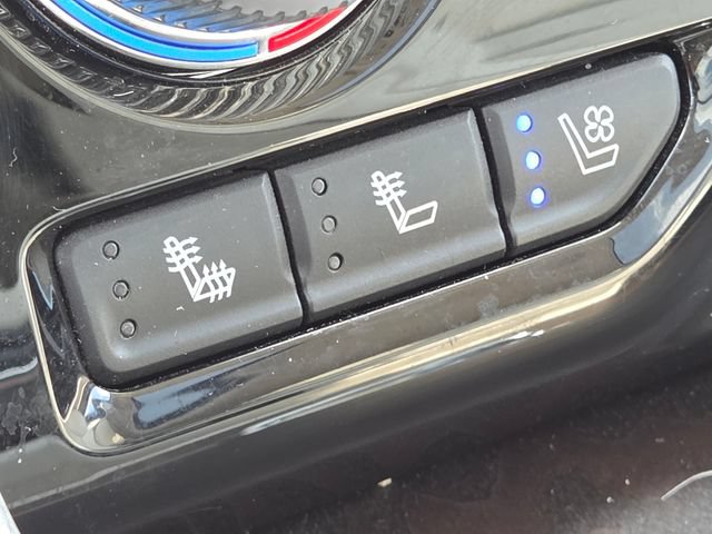 Used 2023 GMC Yukon XL Denali w/ LPO, Floor Liner Package AWD/4WD image 6
