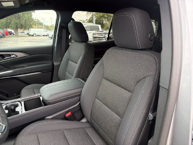 New 2027 Chevrolet Traverse LT w/ Driver Confidence Package FWD image 19