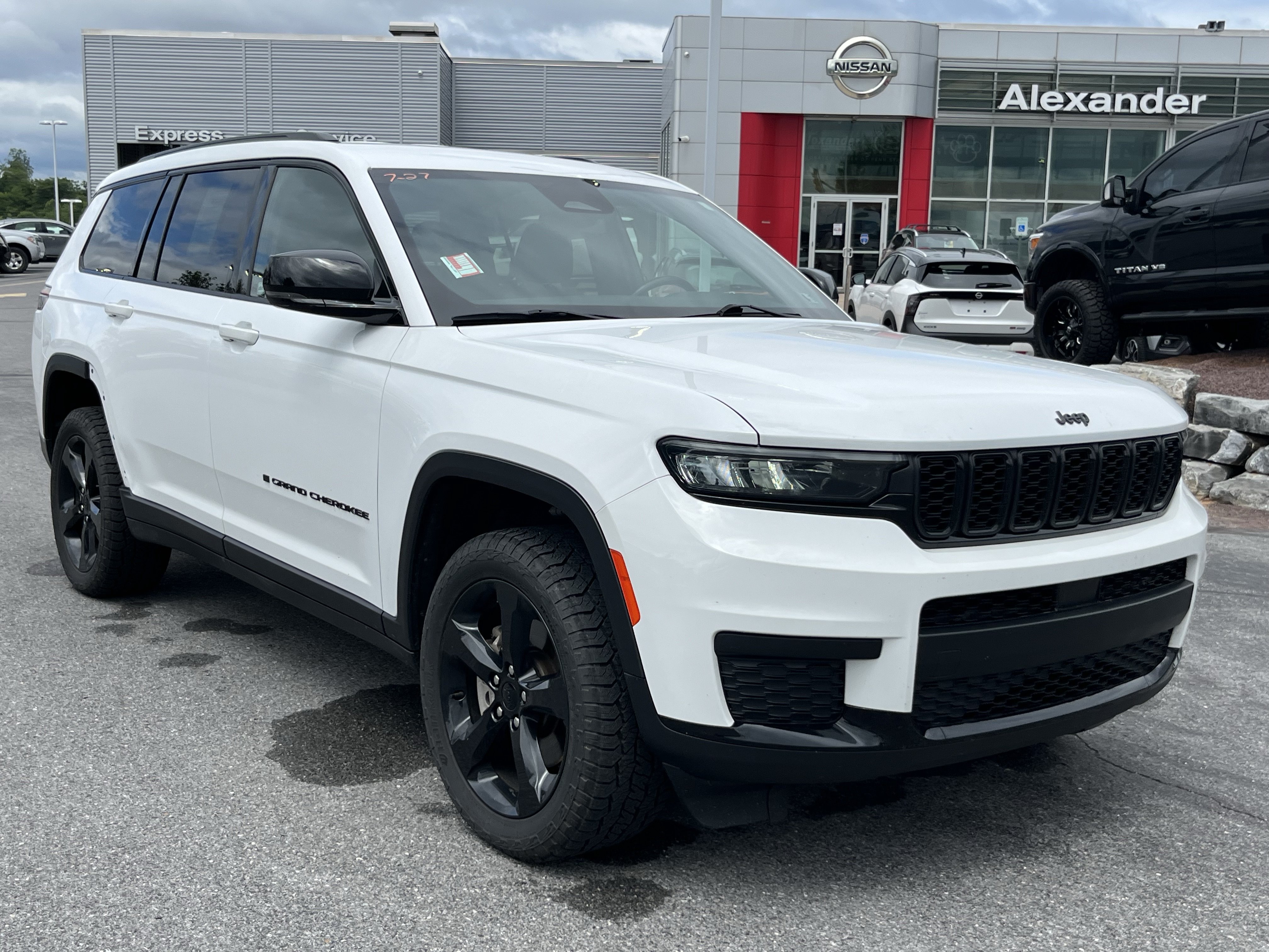 Used 2022 Jeep Grand Cherokee L Laredo