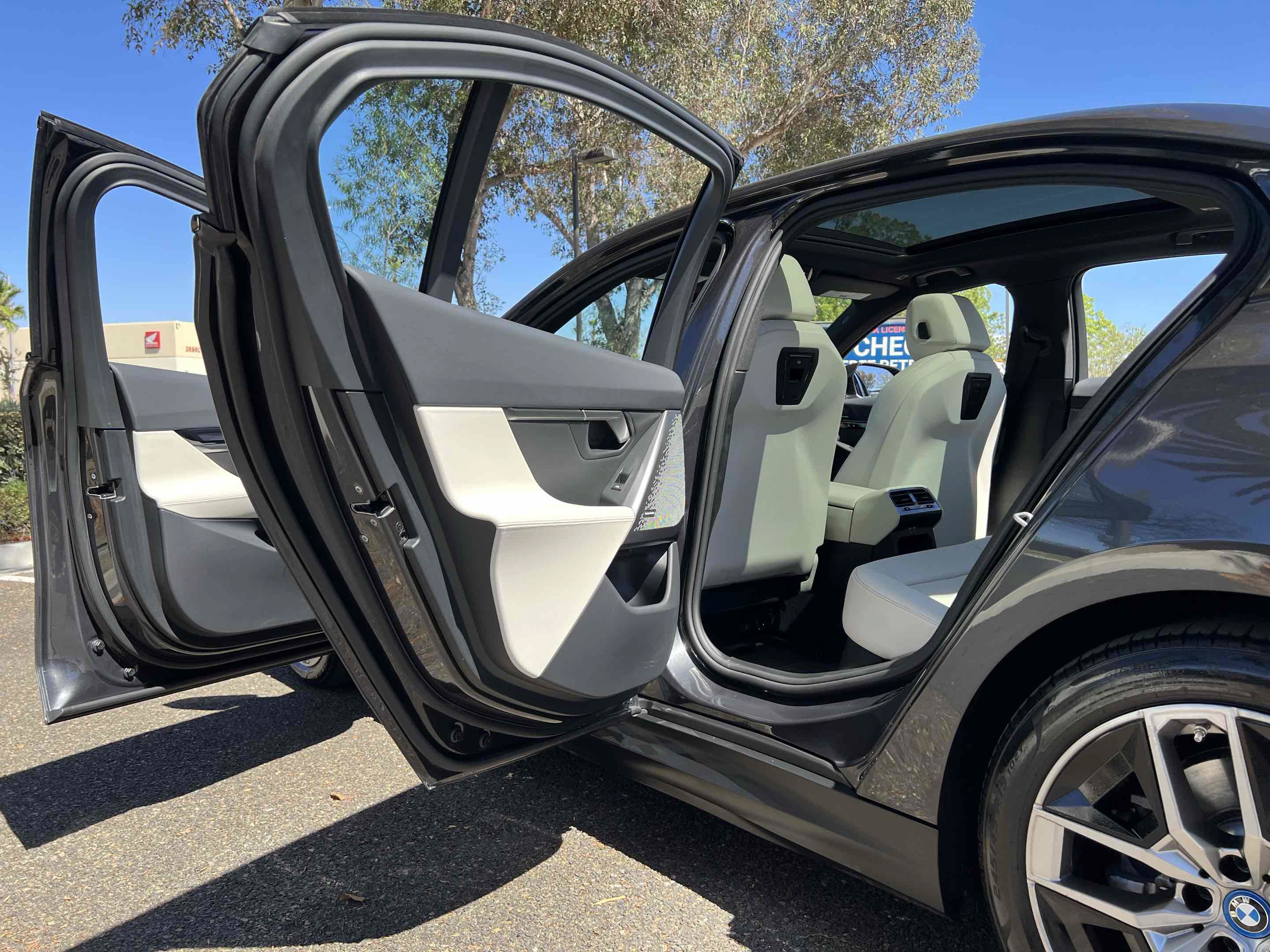 Used 2024 BMW i5 eDrive40i RWD image 78