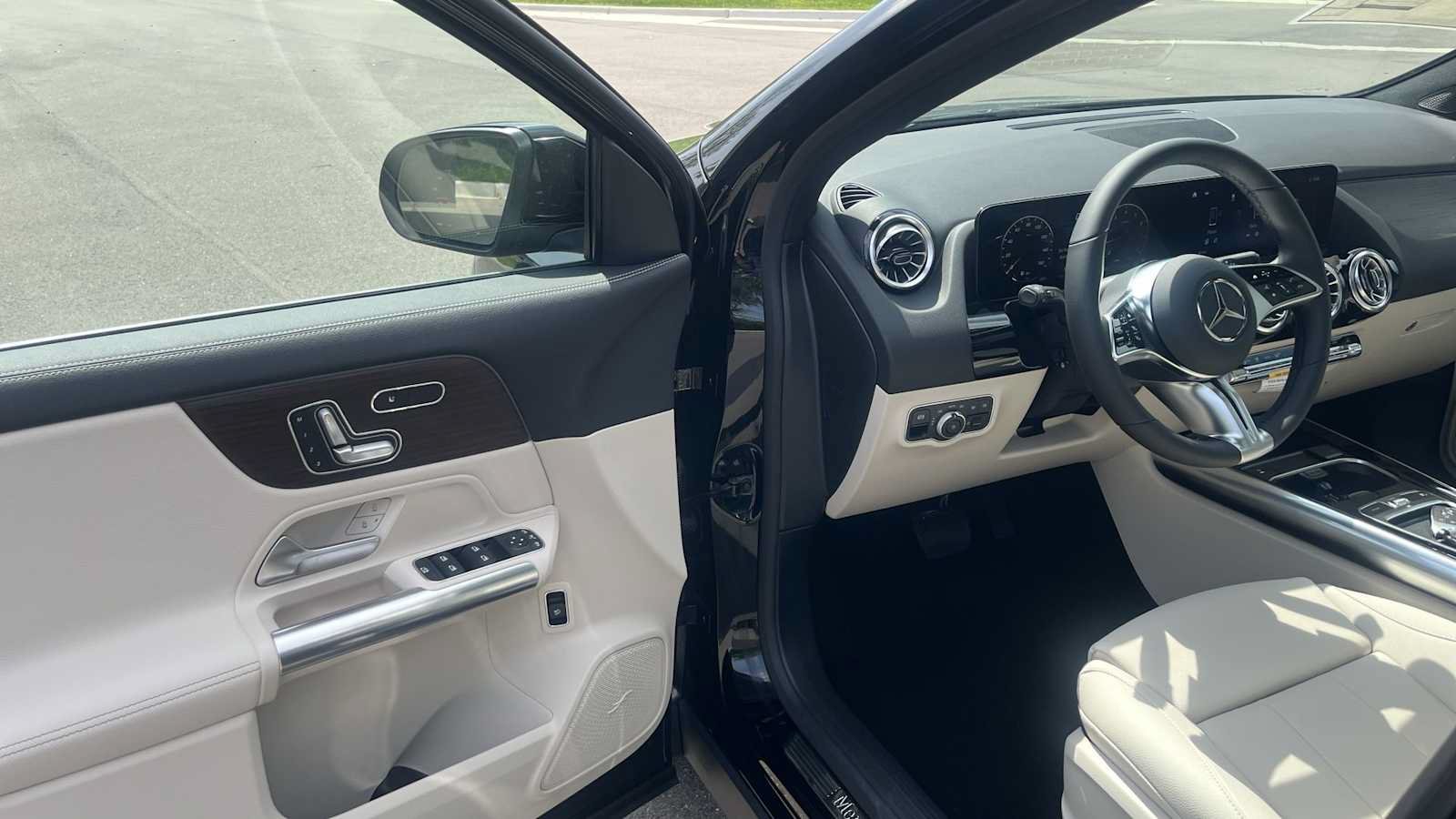 New 2026 Mercedes-Benz GLA 250 4MATIC image 14