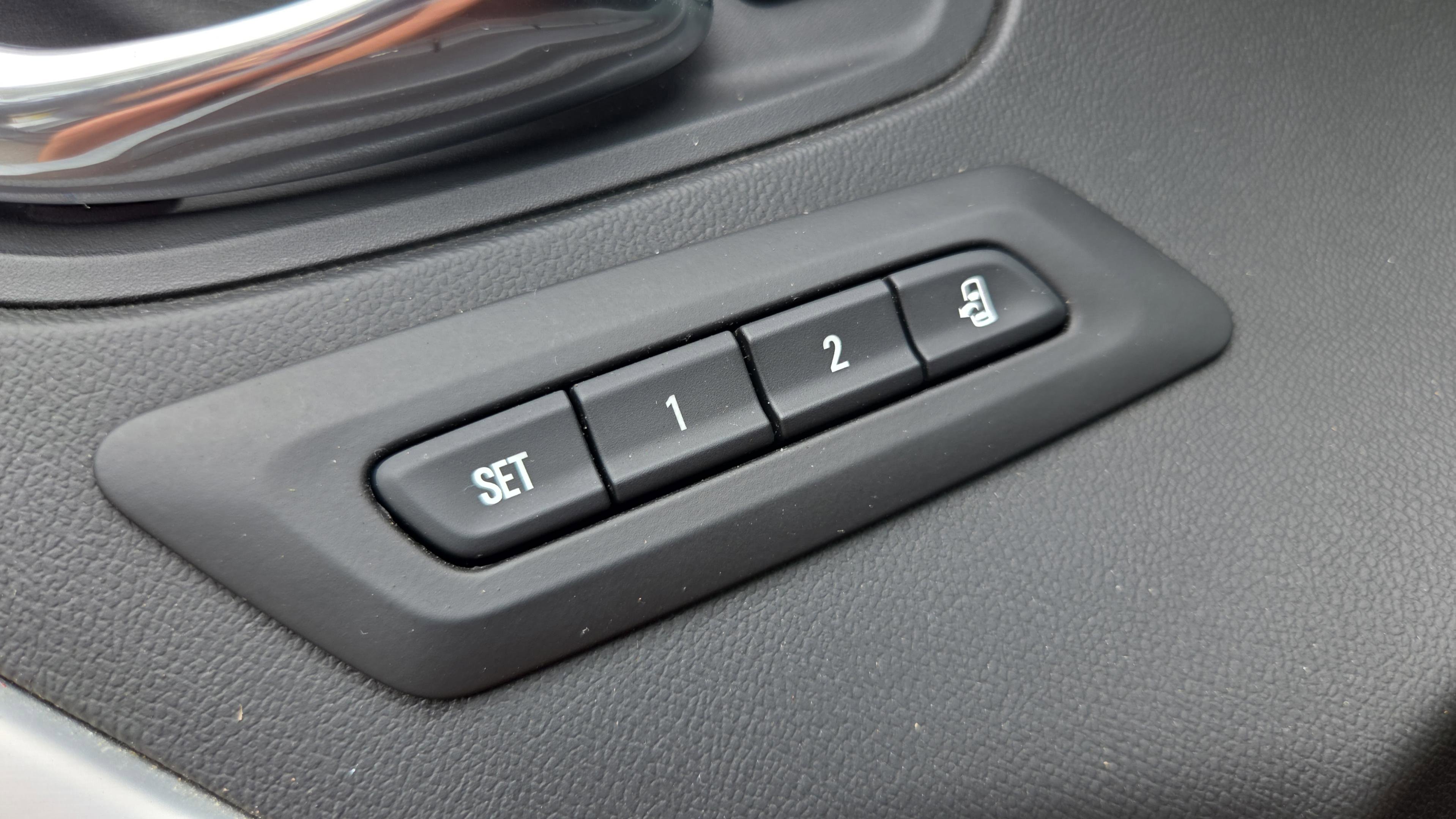 Used 2017 Chevrolet Camaro SS image 30