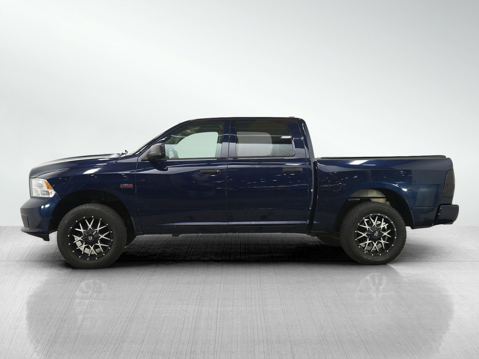 Used 2014 RAM 1500 Express AWD/4WD image 2