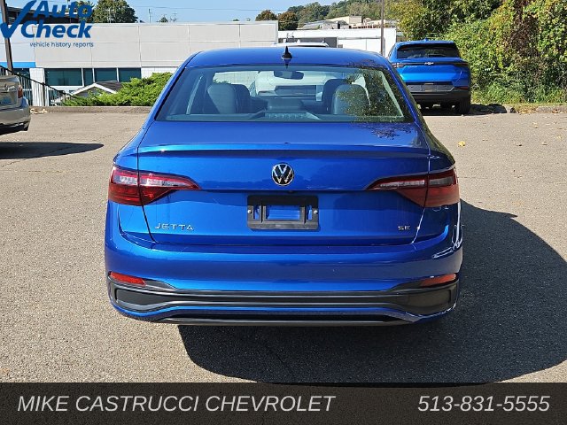 Used 2024 Volkswagen Jetta SE FWD image 4
