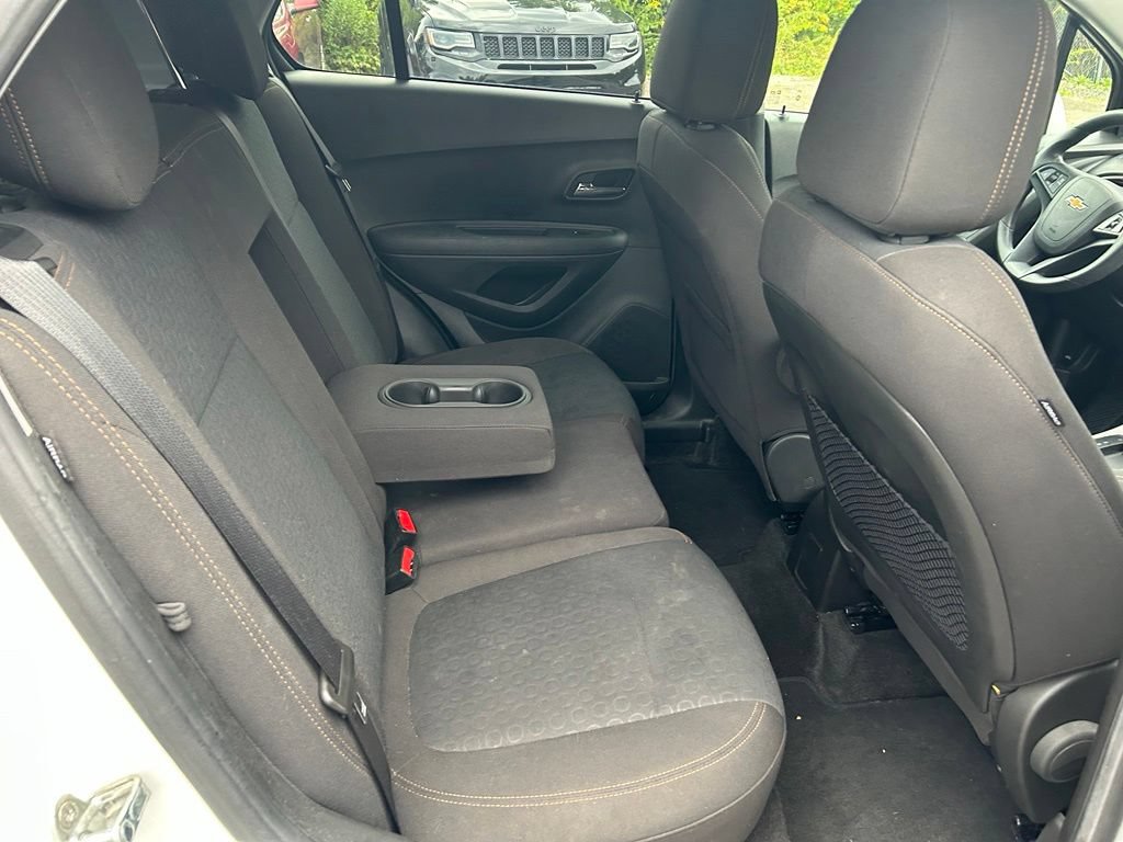 Used 2020 Chevrolet Trax LS w/ Tint and Cruise Package FWD image 7