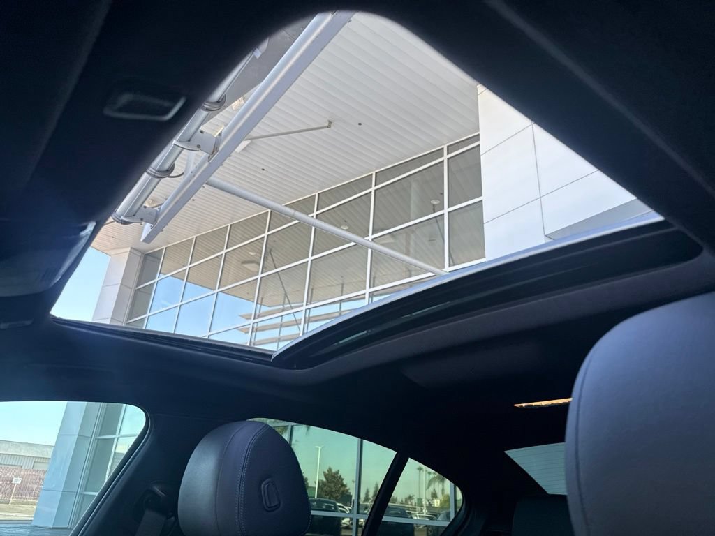 Used 2020 BMW 530i w/ M Sport Package RWD image 12