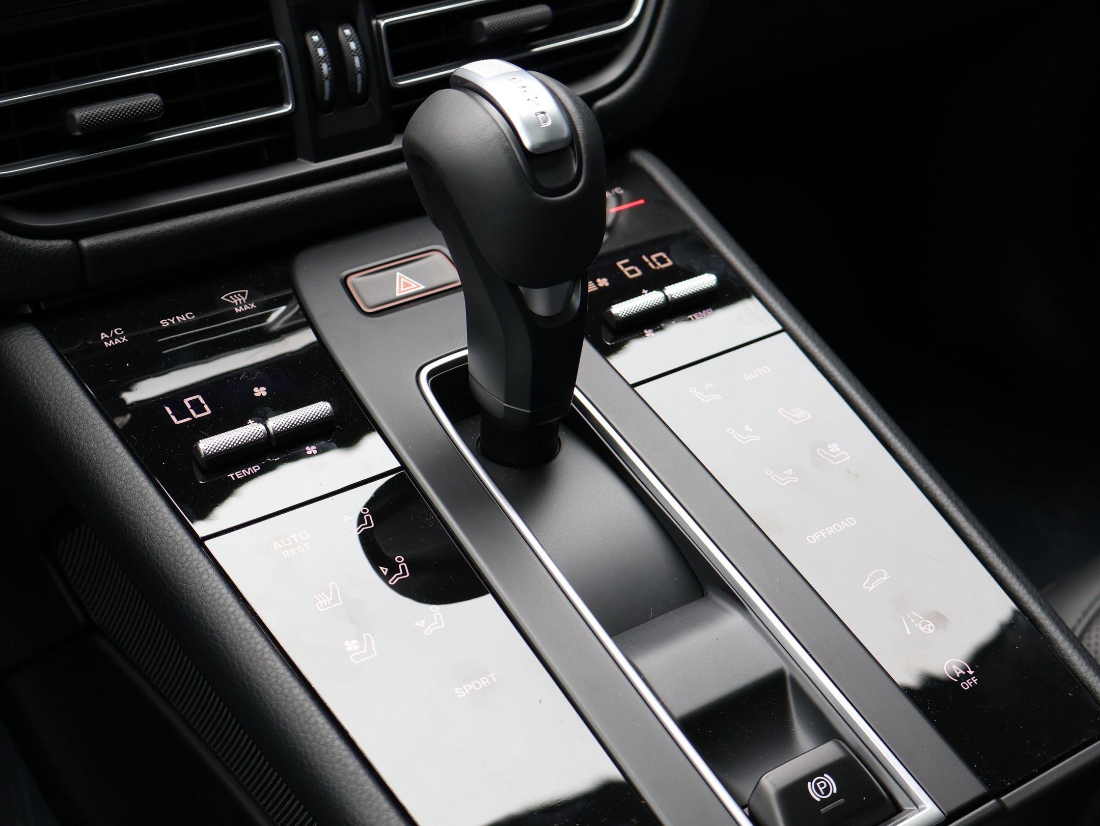 New 2026 Porsche Macan AWD/4WD image 20