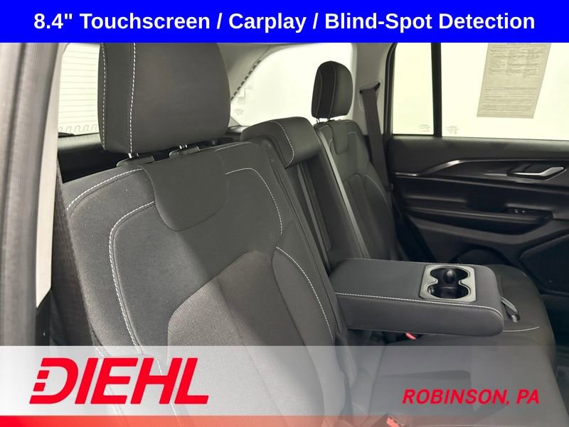 Used 2023 Jeep Grand Cherokee Laredo AWD/4WD image 11