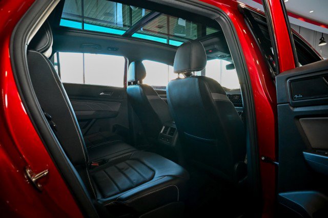 Used 2022 Volkswagen Atlas Cross Sport SEL Premium R-Line image 24