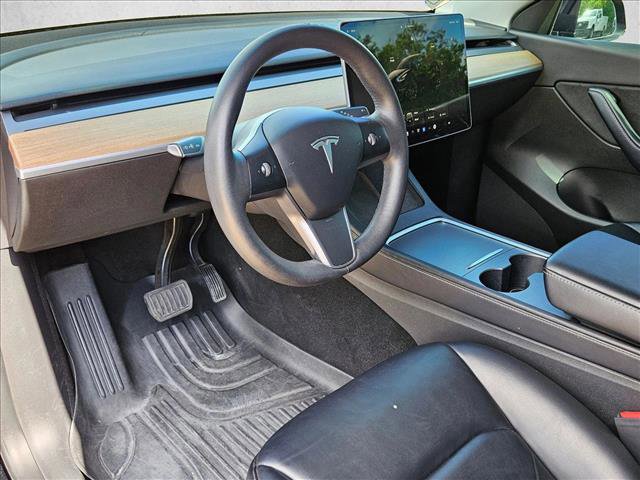 Used 2022 Tesla Model Y Long Range image 10