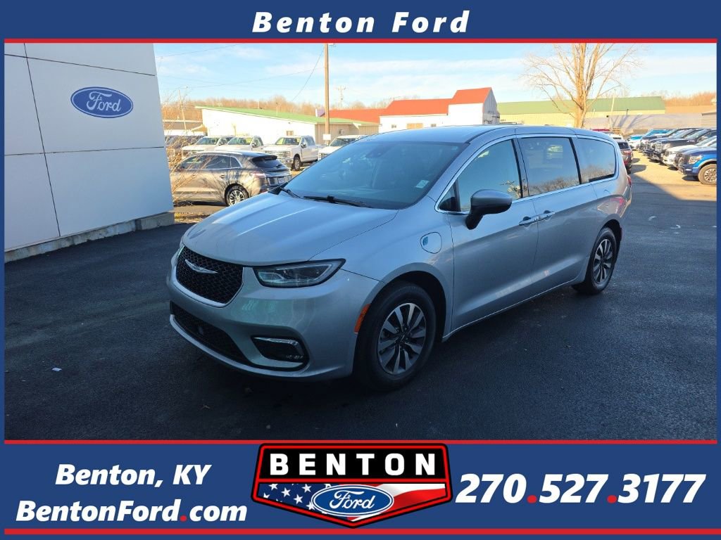 Used 2023 Chrysler Pacifica Touring-L