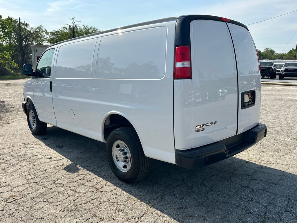 Used 2023 Chevrolet Express 2500 w/ Driver Convenience Package image 8