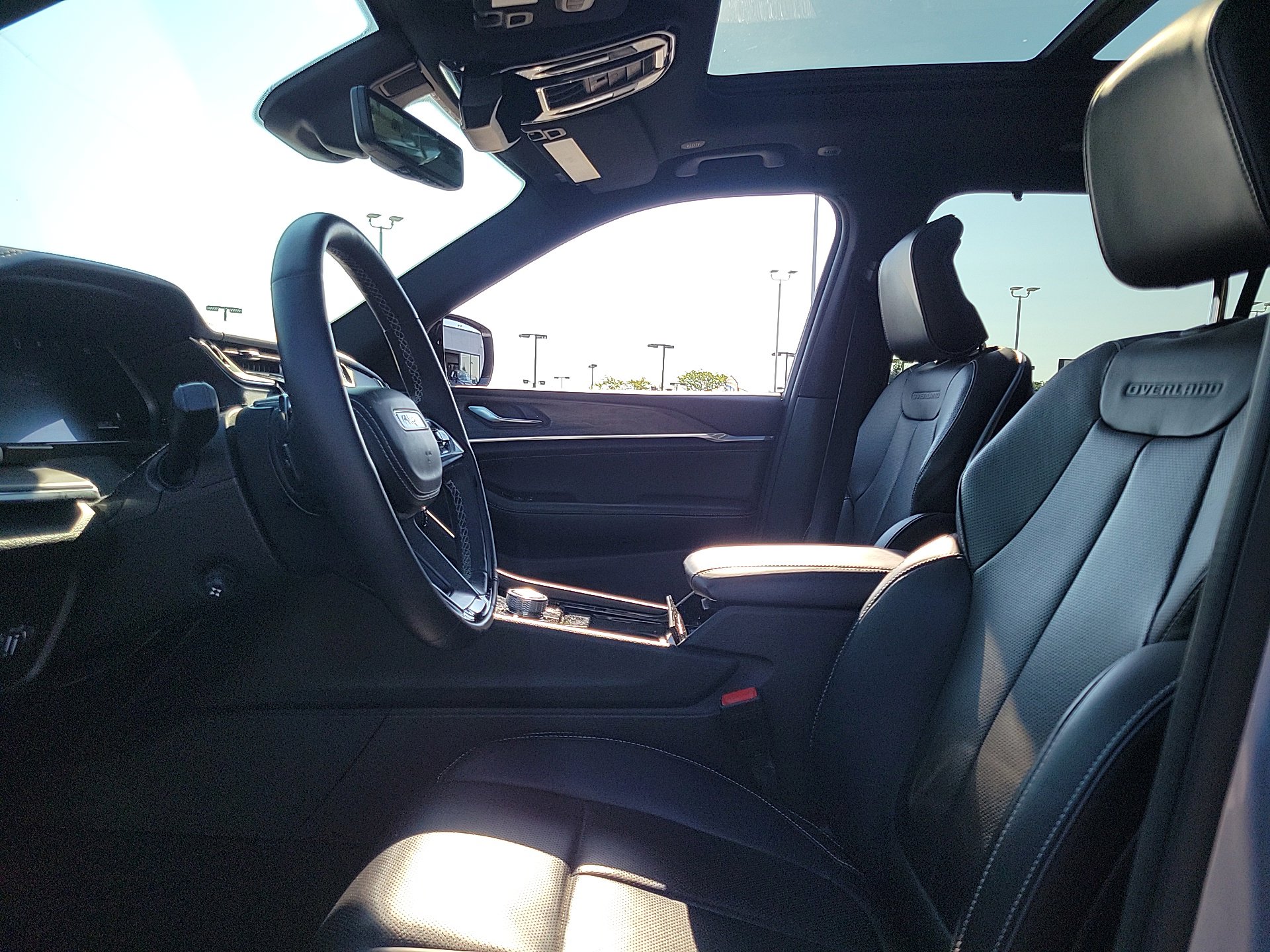 Used 2024 Jeep Grand Cherokee L Overland w/ Advanced Protech Group III image 13