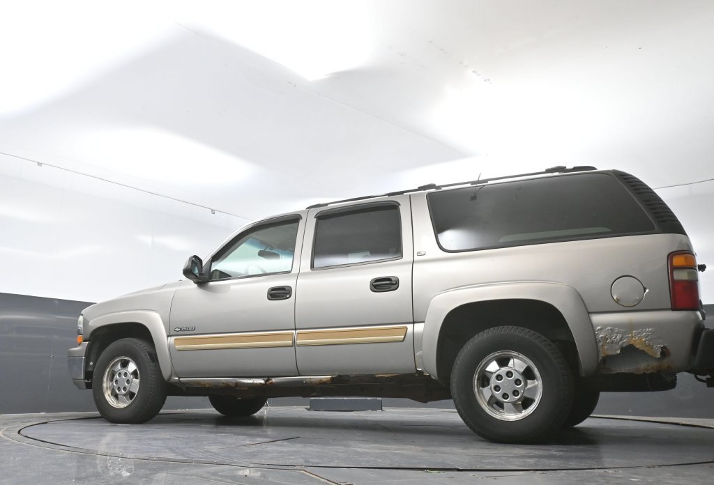 Used 2000 Chevrolet Suburban LT w/ LT Preferred Equipment Group AWD/4WD image 49