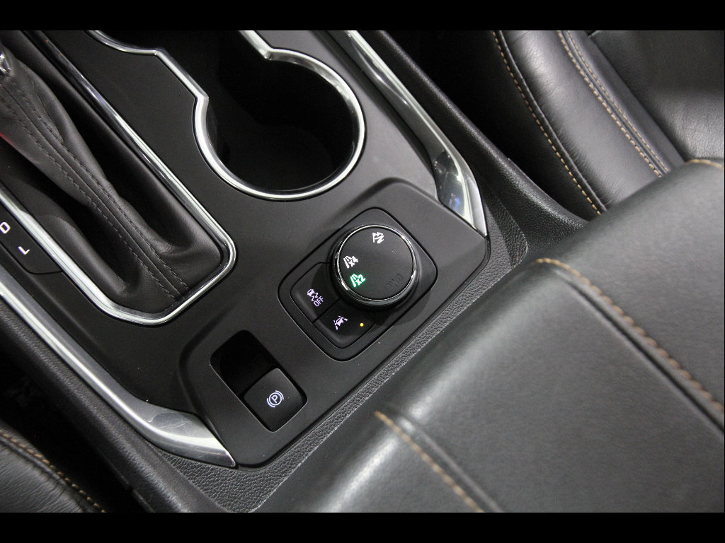 Used 2020 Chevrolet Traverse LT w/ Driver Confidence II Package image 17