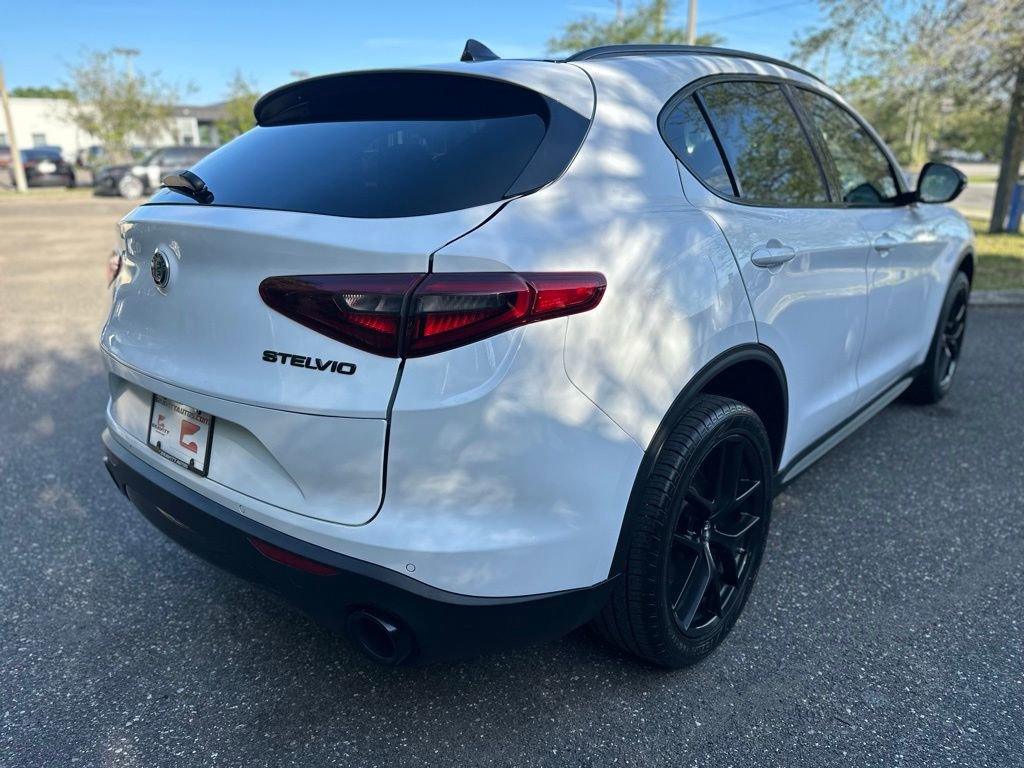Used 2020 Alfa Romeo Stelvio w/ Nero Edizione image 13