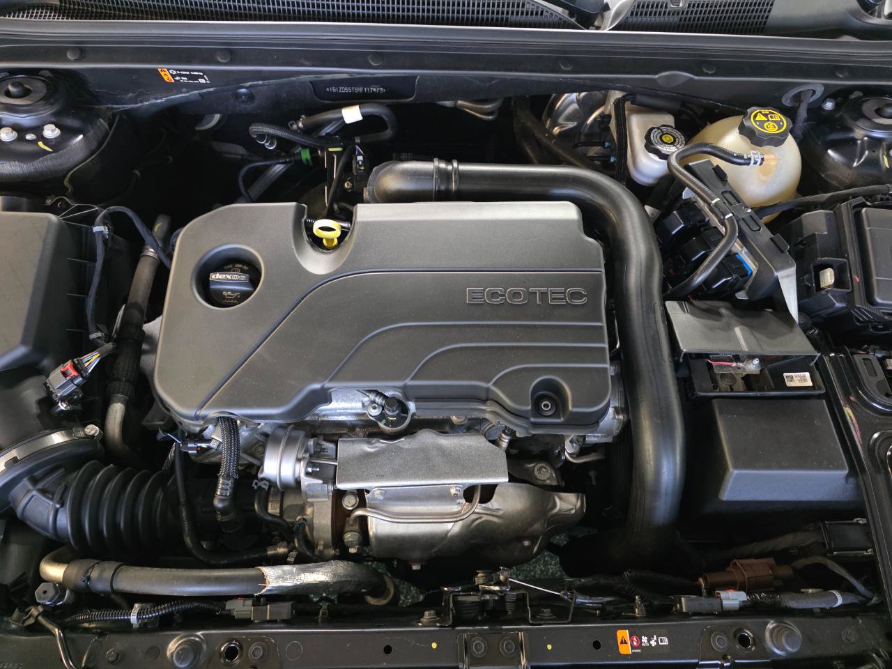 Used 2022 Chevrolet Malibu LT FWD image 34