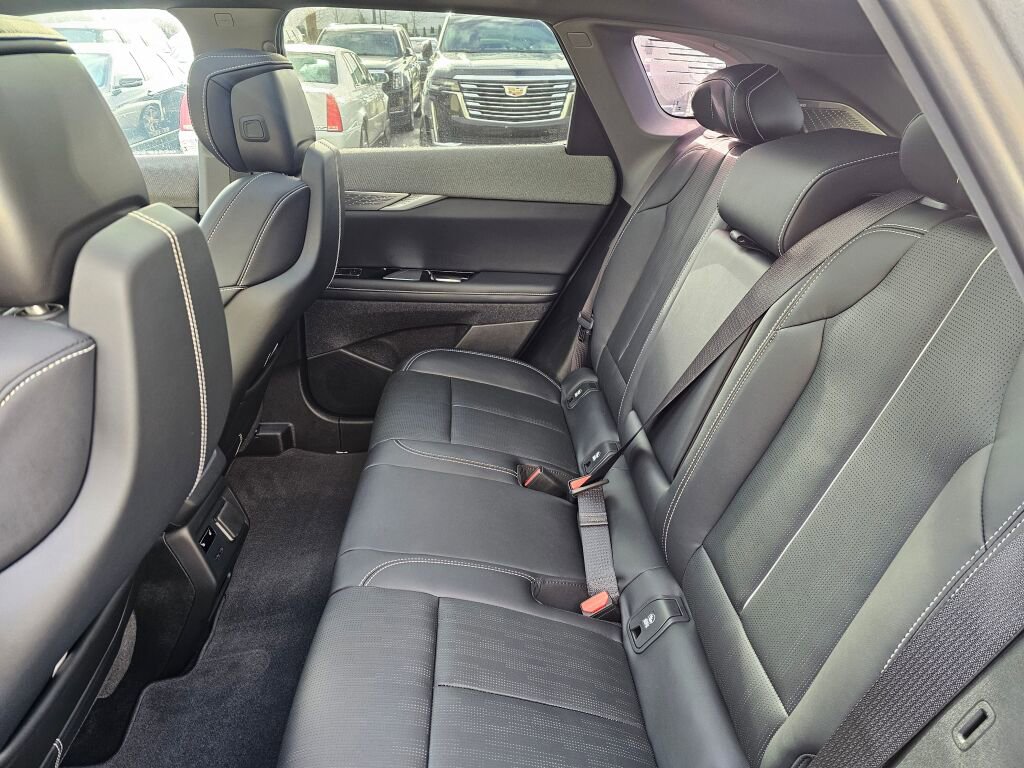 New 2026 Cadillac Optiq Luxury 2 image 20