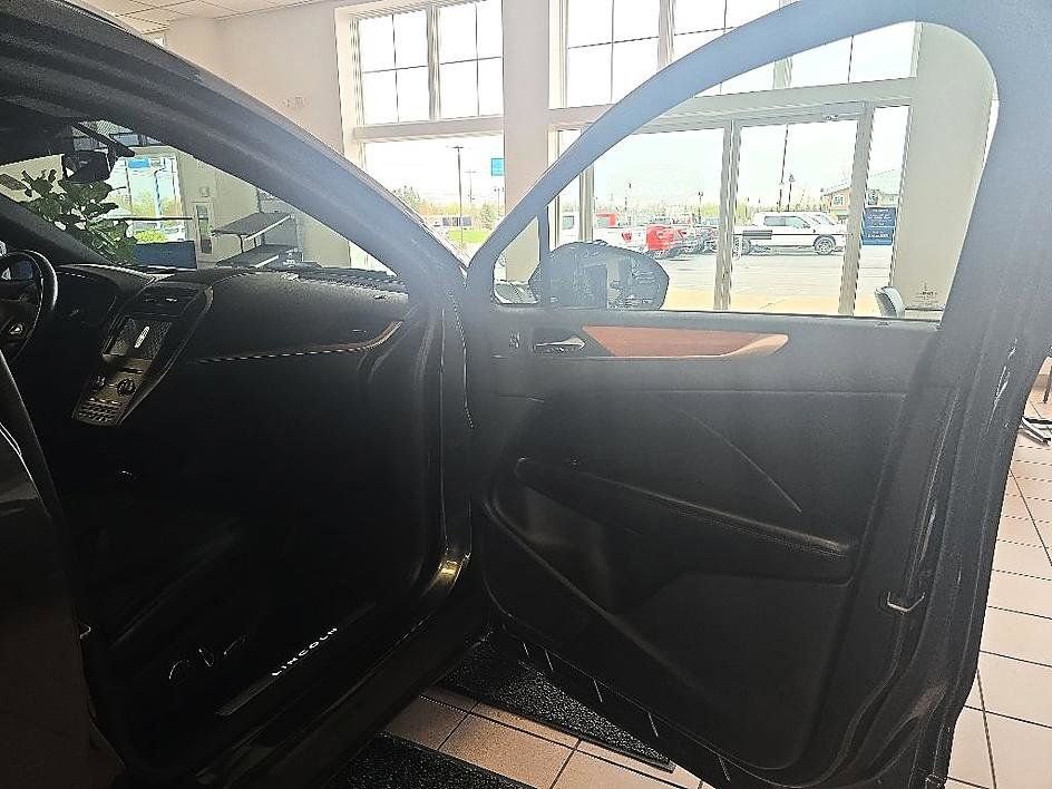 Used 2017 Lincoln MKC Select AWD/4WD image 39