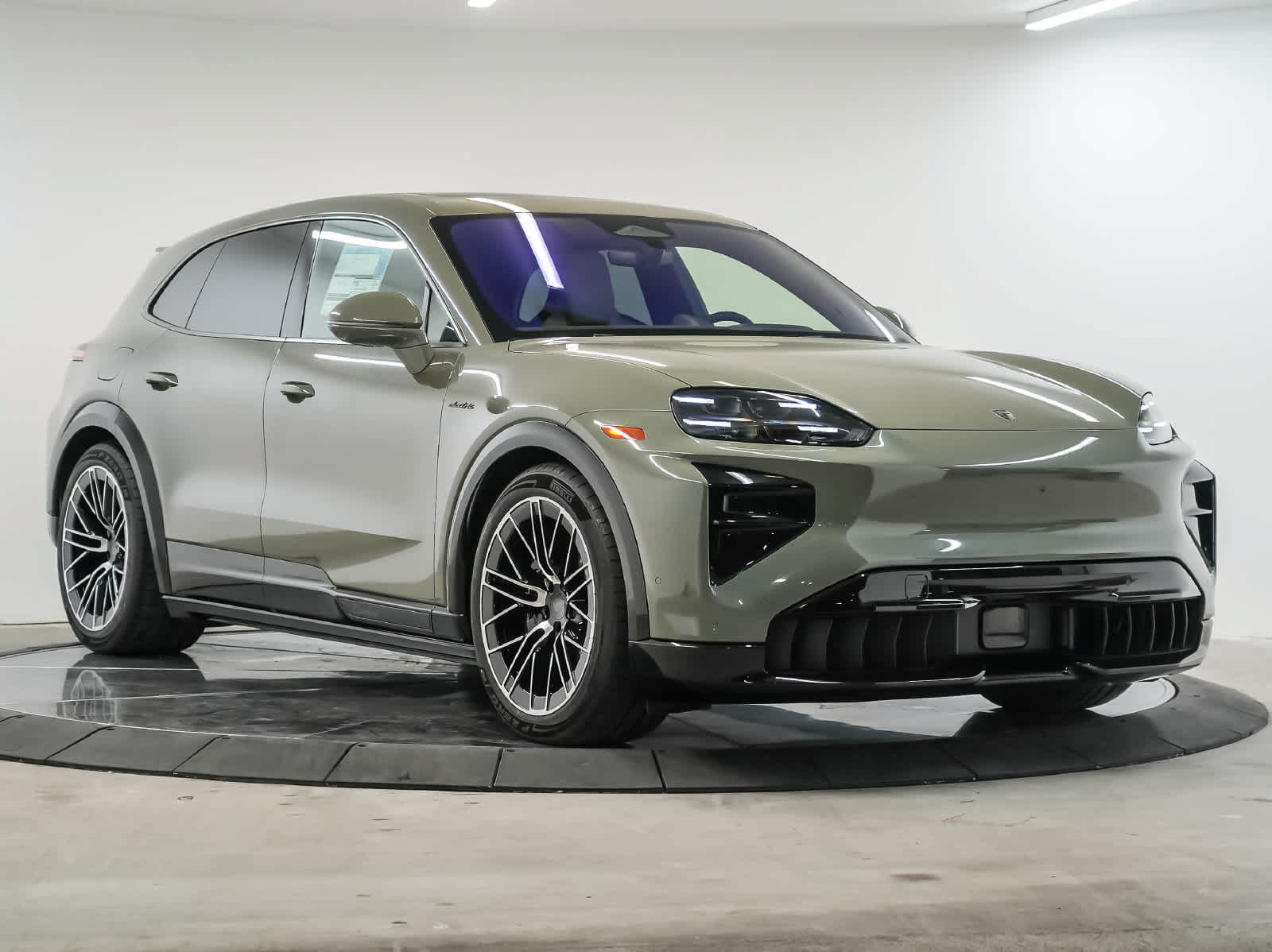 New 2026 Porsche Cayenne Turbo Electric AWD/4WD image 7