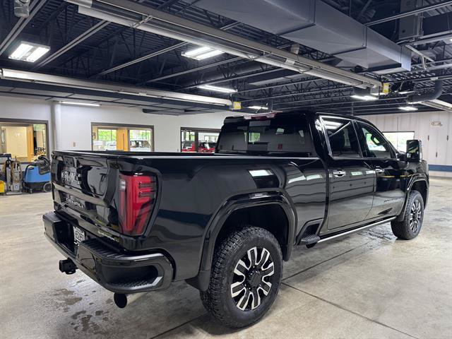Certified 2024 GMC Sierra 3500 Denali Ultimate AWD/4WD image 4