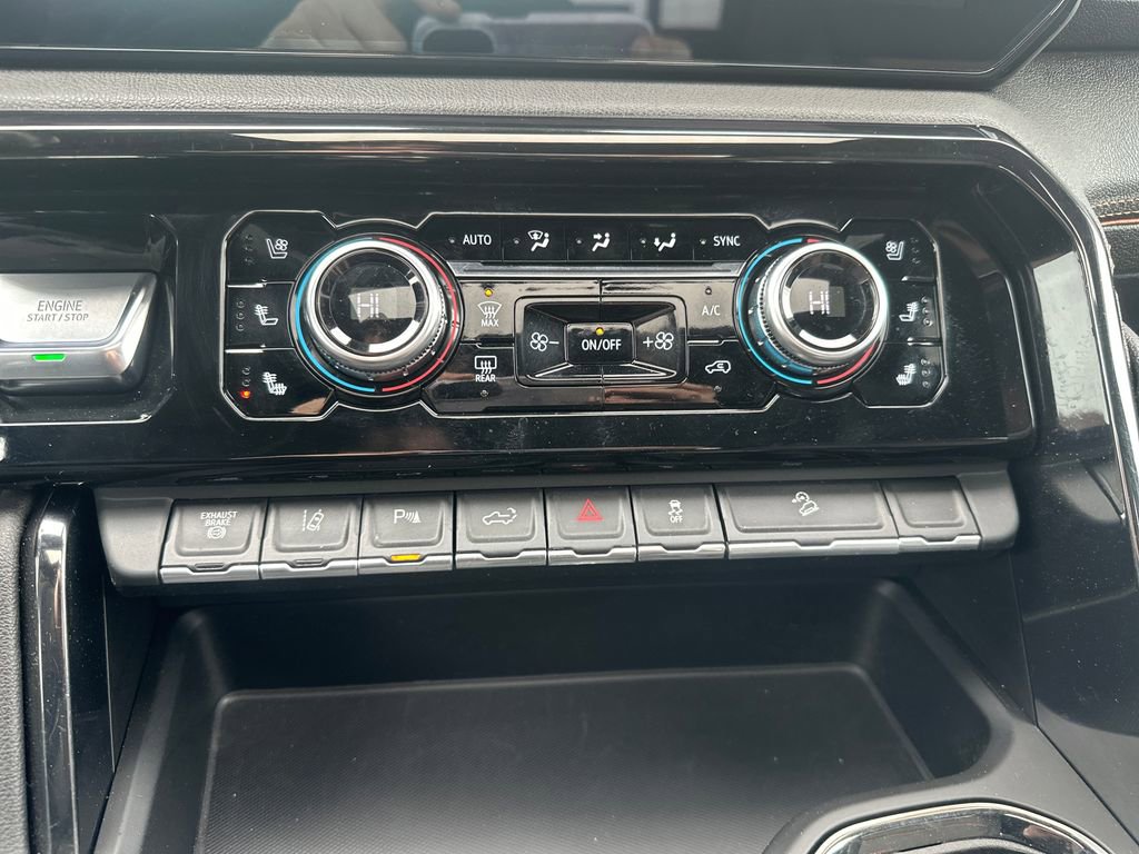 Used 2024 GMC Sierra 2500 AT4 w/ Technology Package image 13