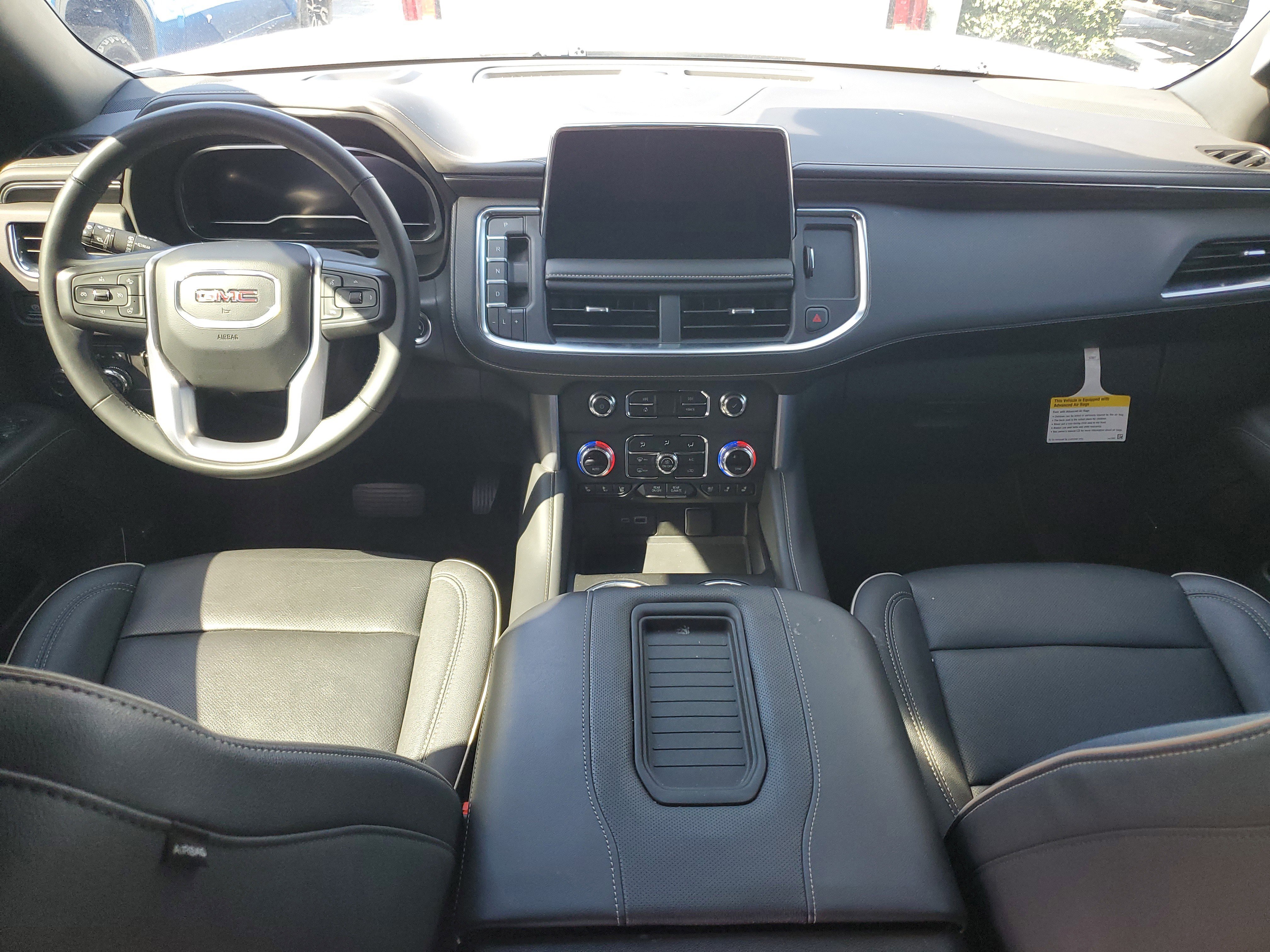 Used 2023 GMC Yukon SLT w/ SLT Premium Package image 8