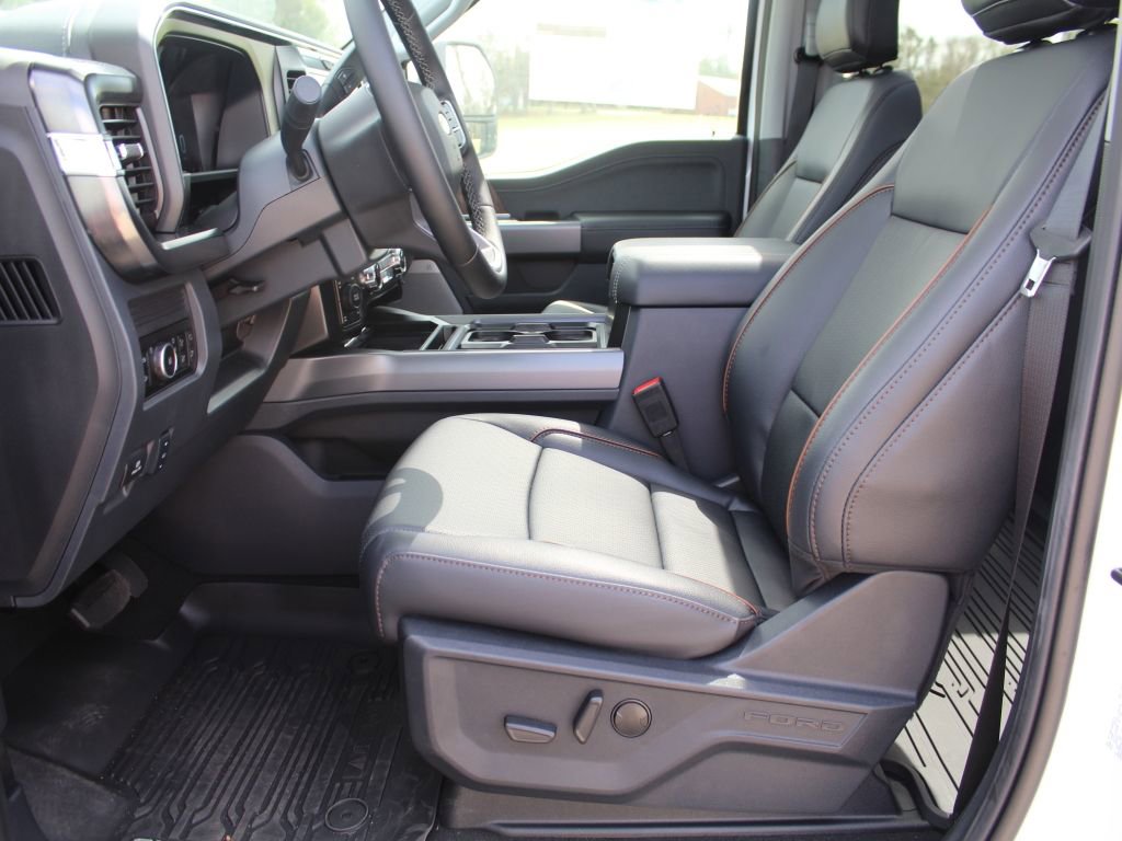 New 2026 Ford F250 Lariat w/ Black Appearance Package image 4