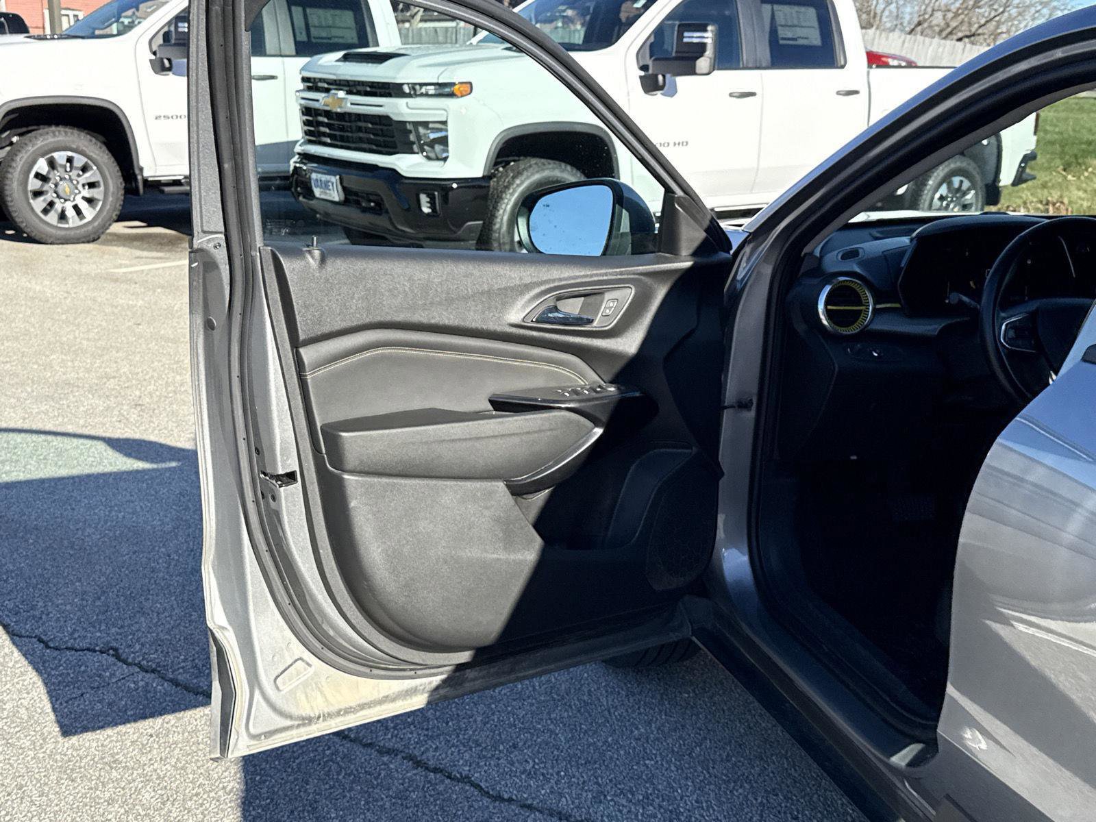 Used 2024 Chevrolet Trax LT w/ Driver Confidence Package image 10