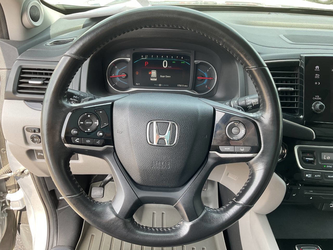 Used 2019 Honda Pilot Touring image 17
