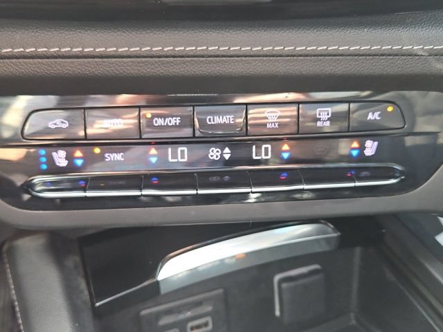 Used 2023 Buick Envision Avenir AWD/4WD image 35