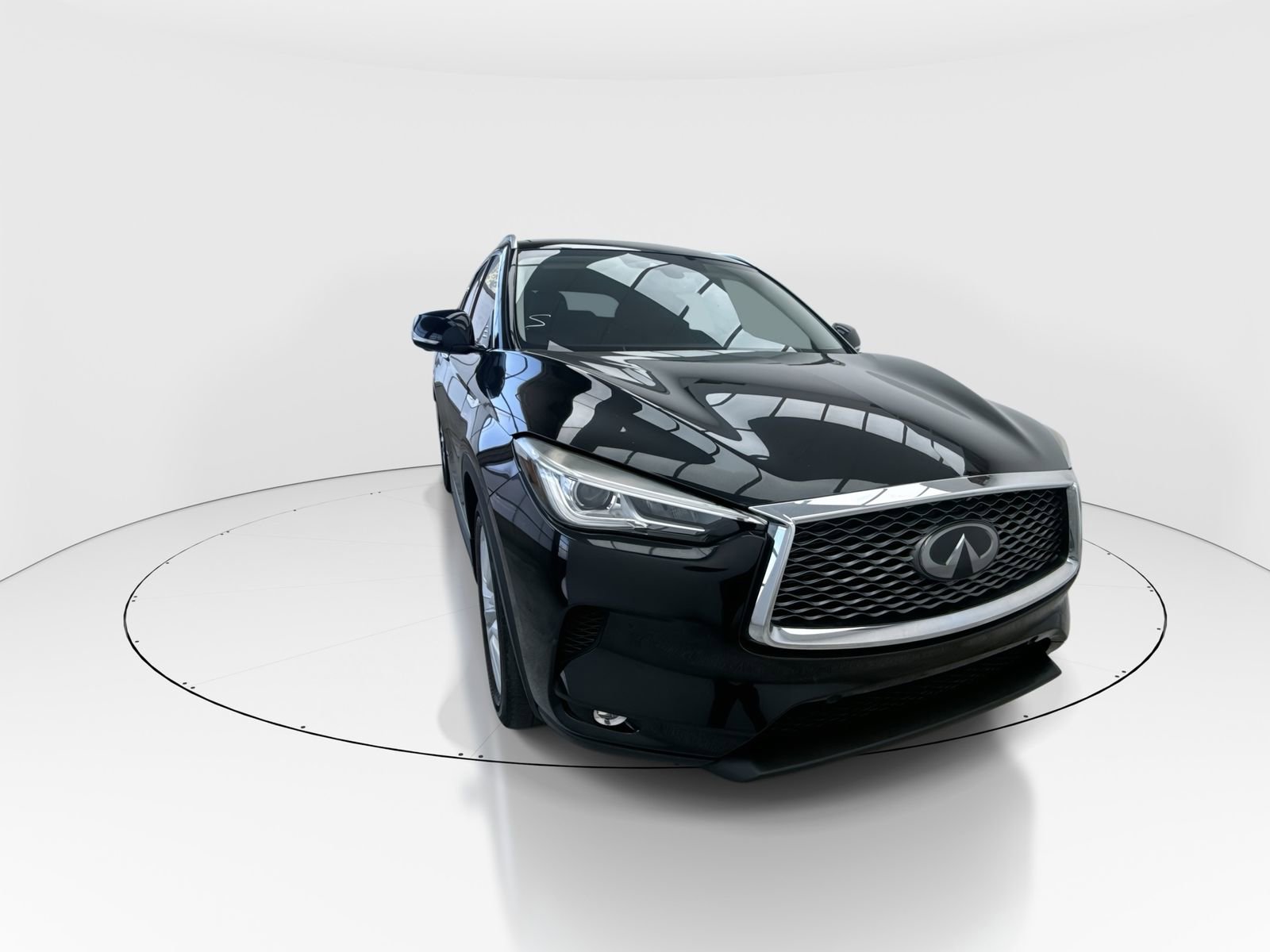 Used 2019 INFINITI QX50 Essential w/ Premium Heat Package image 2