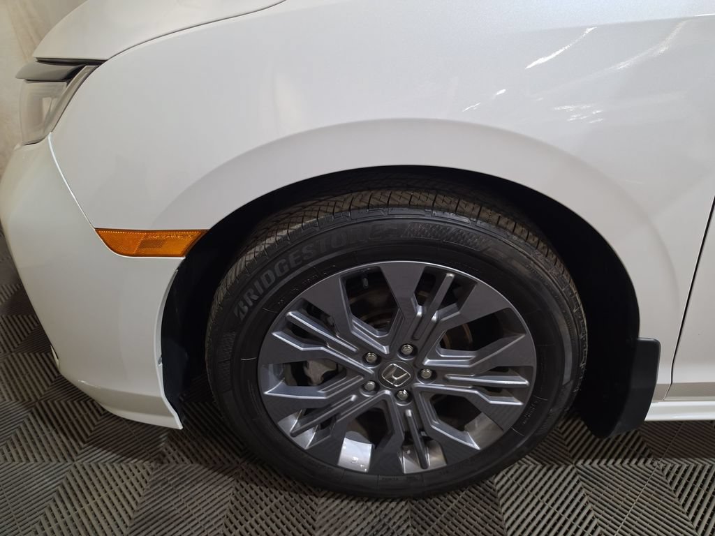 Certified 2025 Honda Odyssey Touring image 19