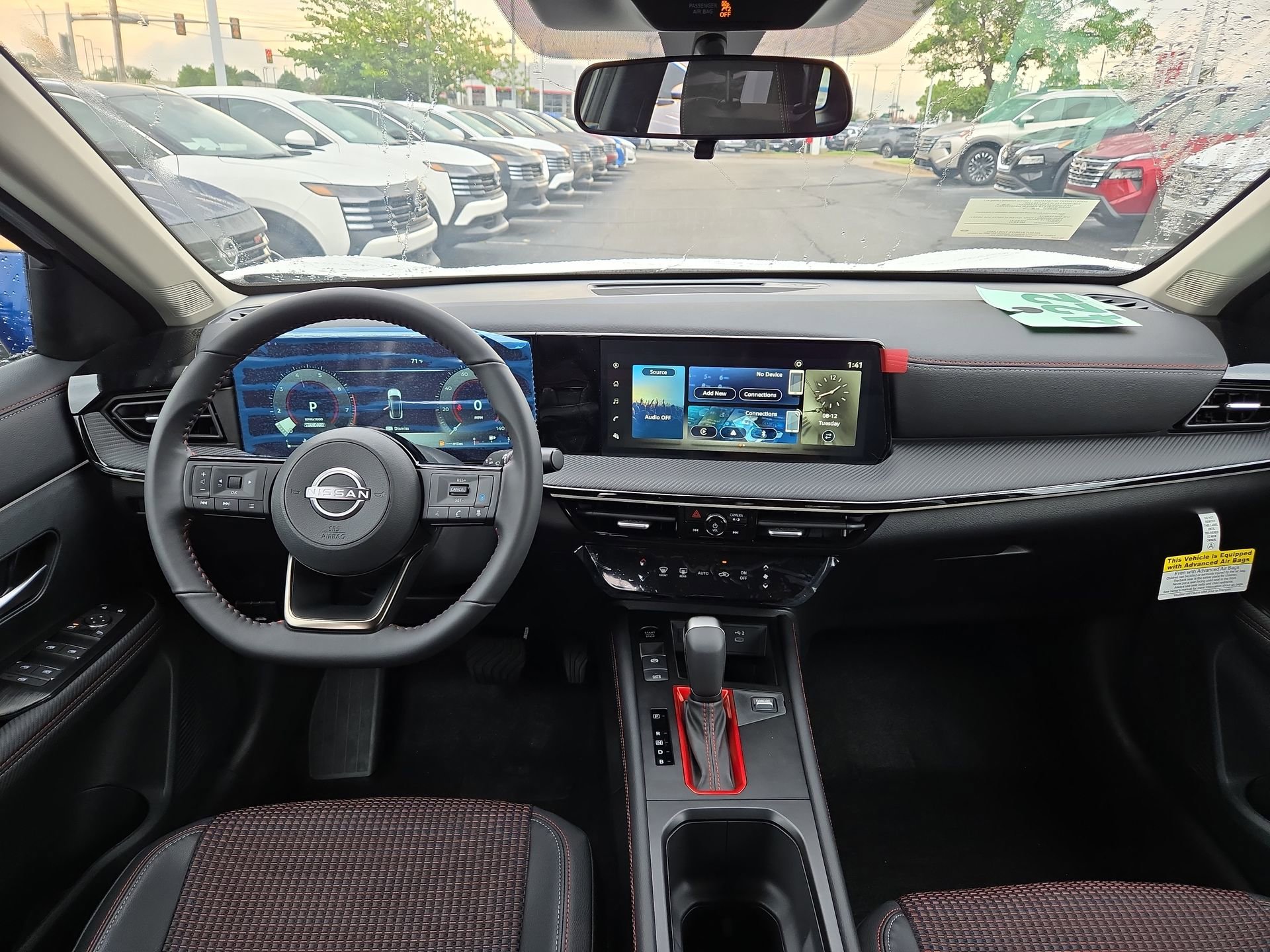 New 2025 Nissan Kicks SR FWD image 12