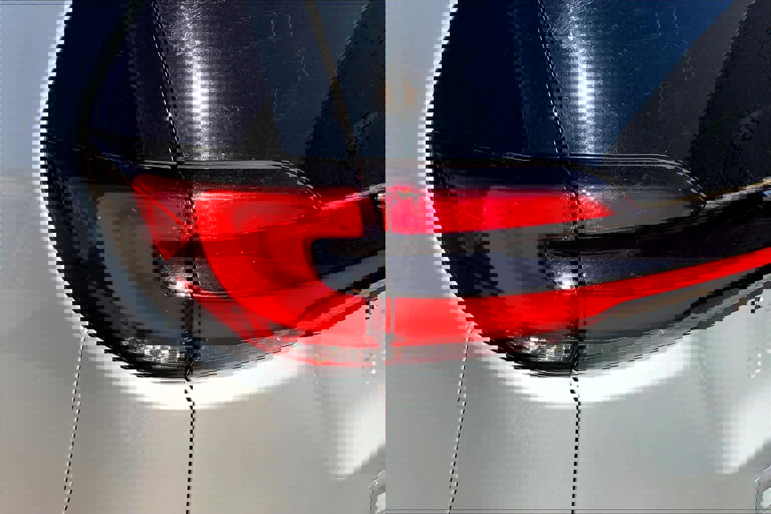 Used 2024 Chrysler Pacifica Touring-L FWD image 29