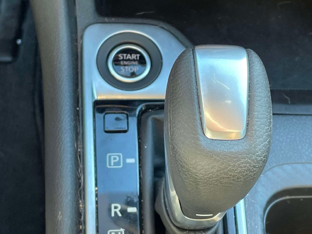 Used 2025 Nissan Sentra SV FWD image 27