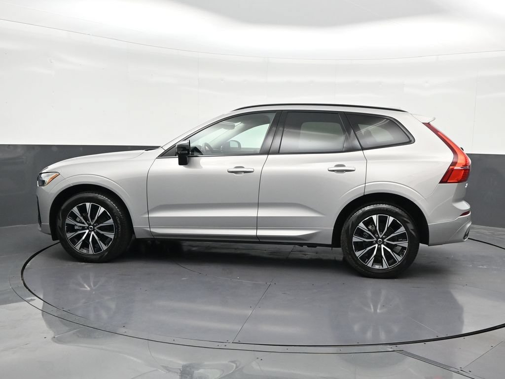 Certified 2024 Volvo XC60 B5 Core AWD/4WD image 2
