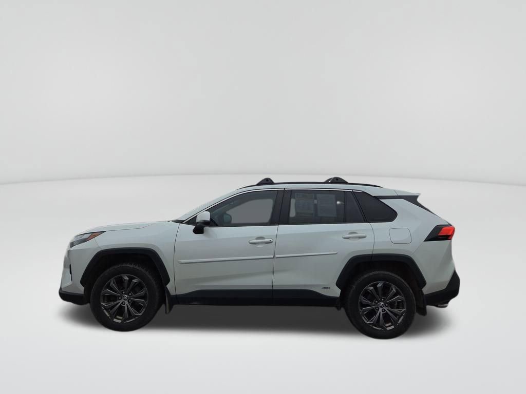 Used 2022 Toyota RAV4 XLE Premium image 2