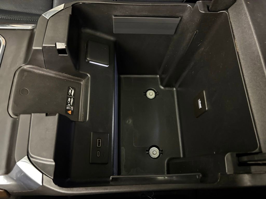 Used 2024 Chevrolet Silverado 3500 High Country w/ High Country Premium Package image 39