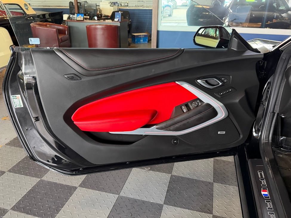 Used 2018 Chevrolet Camaro SS RWD image 16