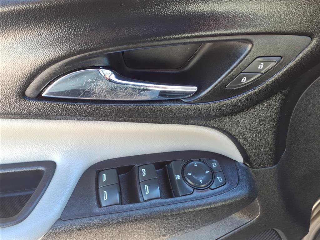 Certified 2021 Chevrolet Equinox LS w/ LS Convenience Package FWD image 20