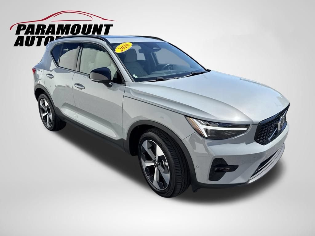 Used 2026 Volvo XC40 B5 Plus AWD/4WD image 3