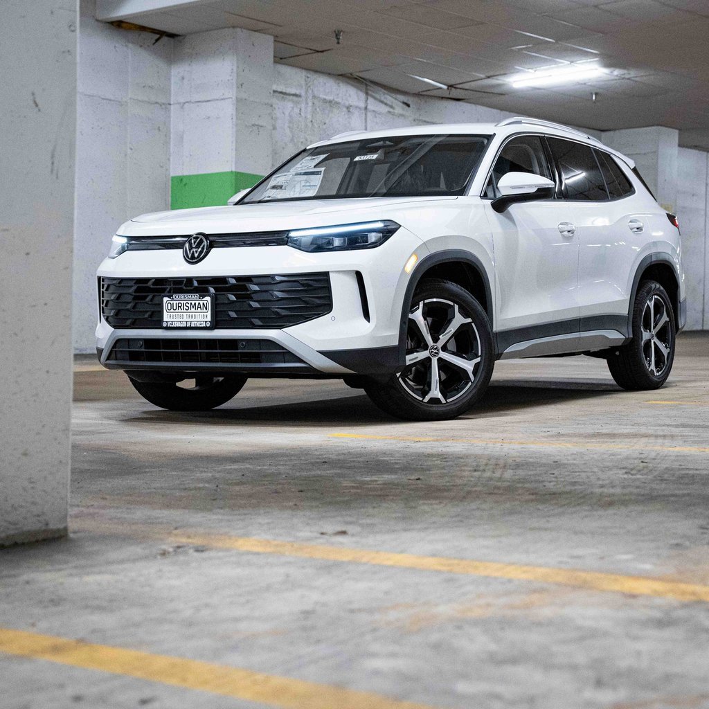 New 2025 Volkswagen Tiguan SE