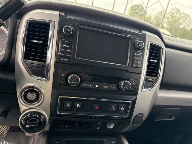 Used 2018 Nissan Titan PRO-4X w/ Pro-4x Convenience Package image 11