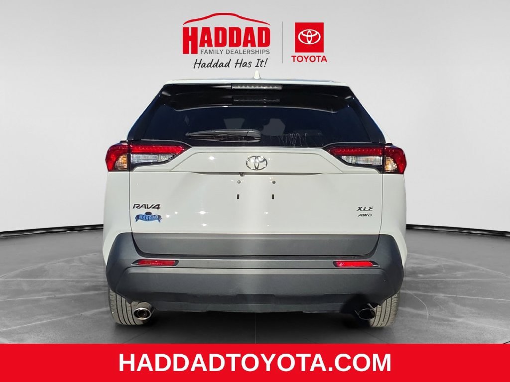 Used 2024 Toyota RAV4 XLE w/ Convenience Package AWD/4WD image 4