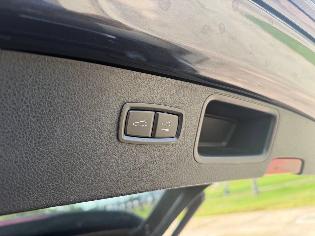 Used 2020 Hyundai Venue SE FWD image 11