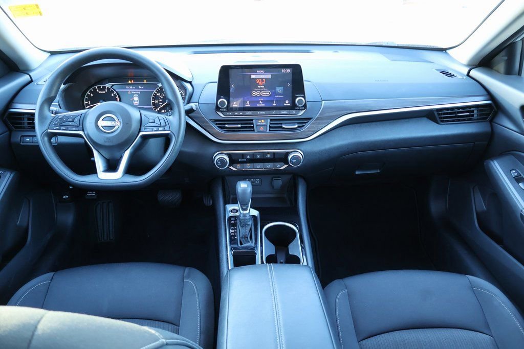 Used 2024 Nissan Altima 2.5 SV image 6