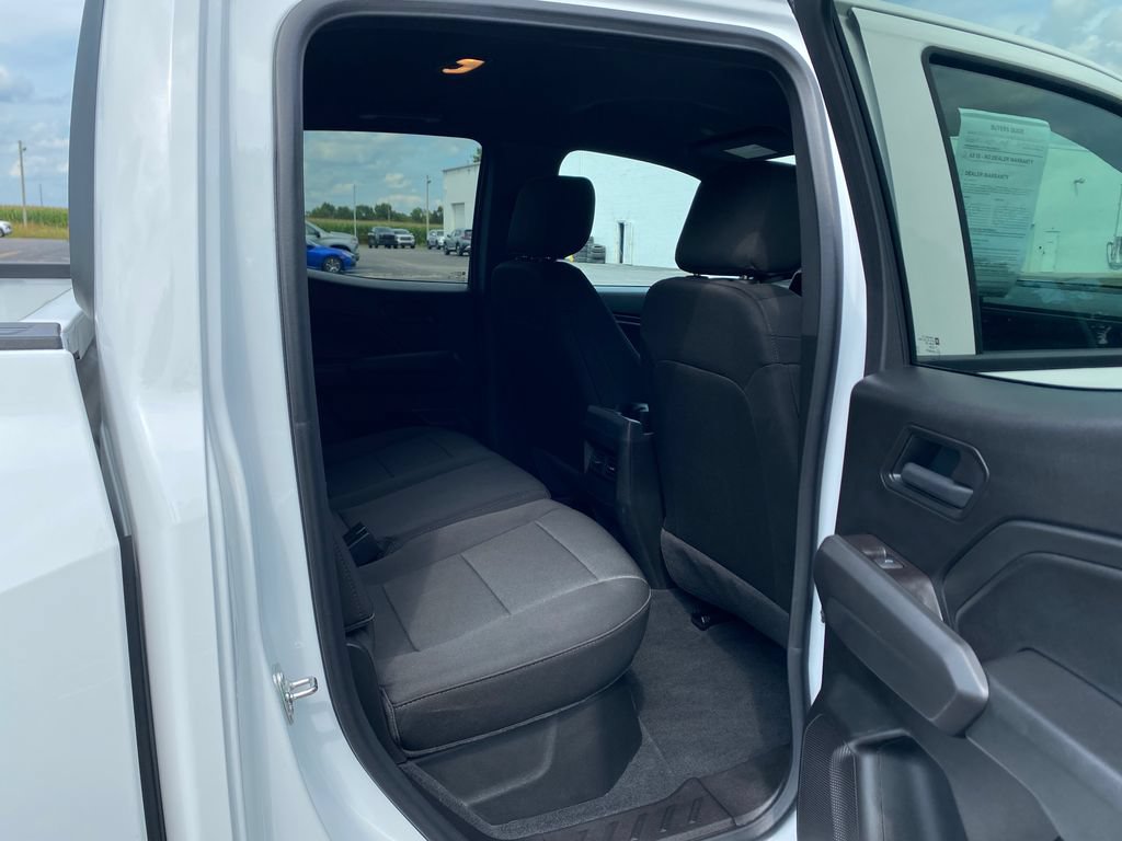 Used 2025 Chevrolet Colorado W/T RWD image 15