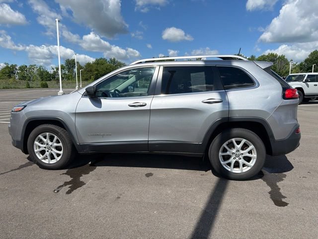 Used 2016 Jeep Cherokee Latitude w/ Comfort/Convenience Group AWD/4WD image 15
