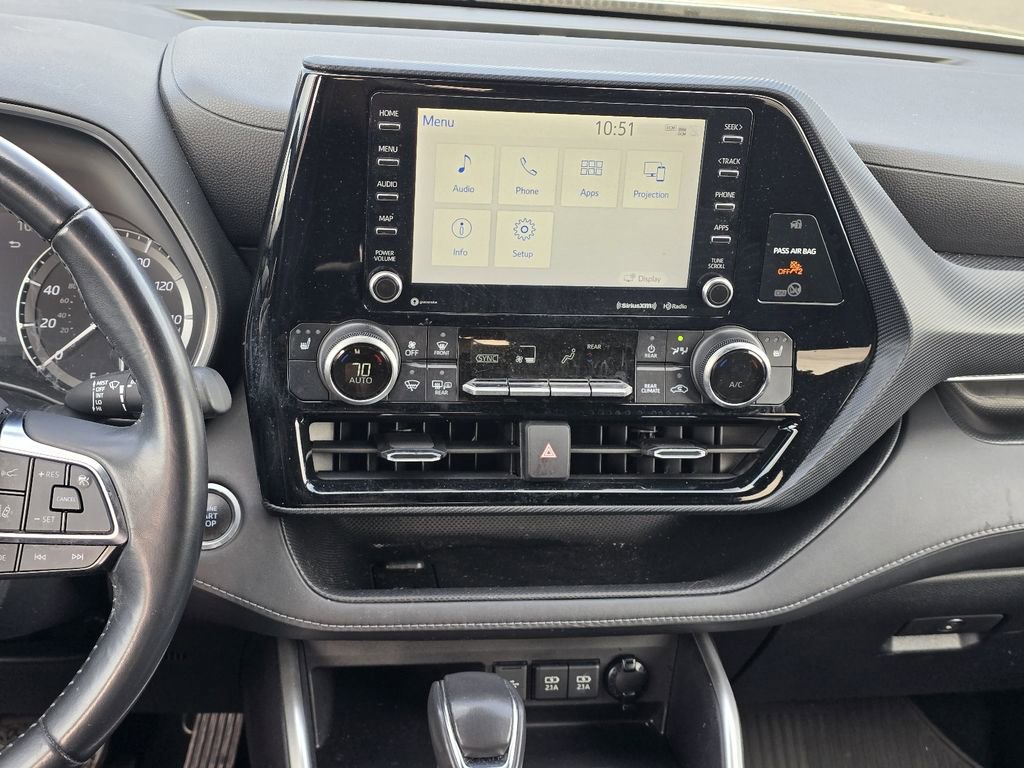 Used 2021 Toyota Highlander XSE AWD/4WD image 17